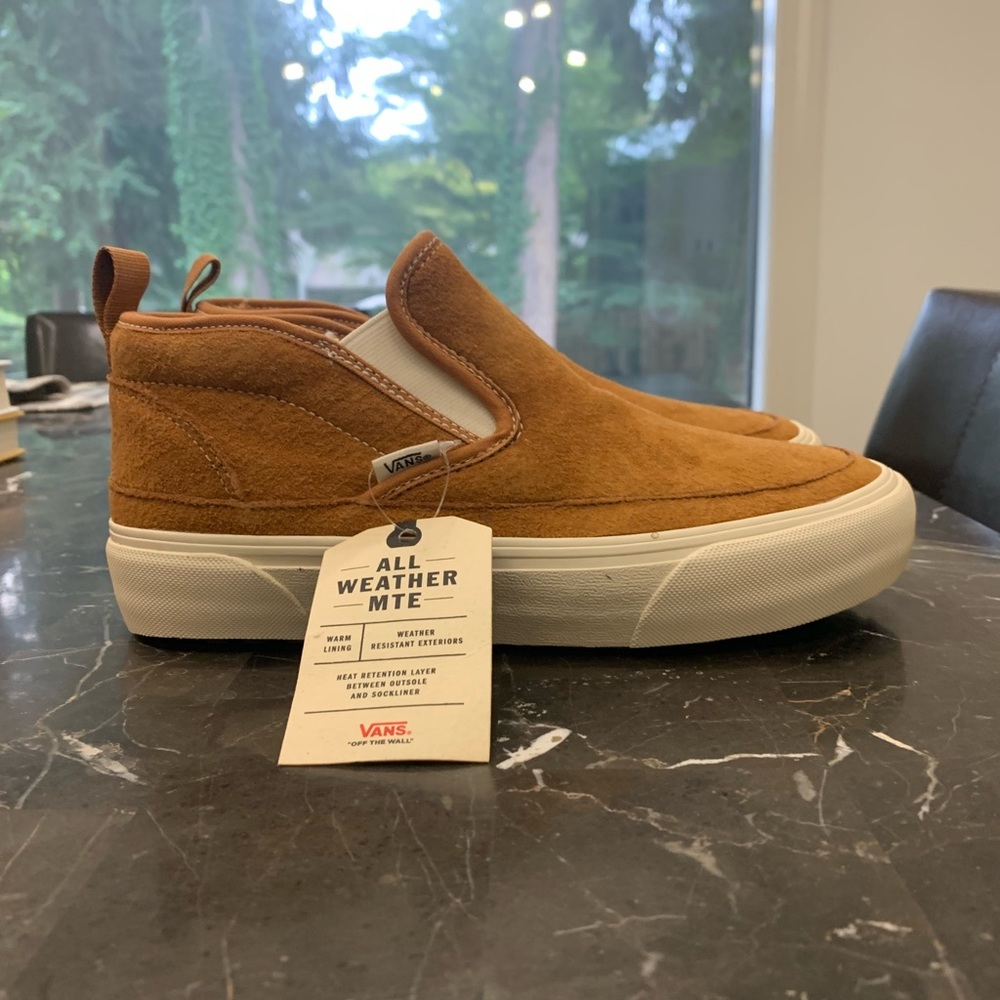 Vans MTE ALL WEATHER mid slip on women’s 8.5